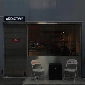 老妇擦她的老荫户
