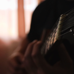 美女百分百露乳头
